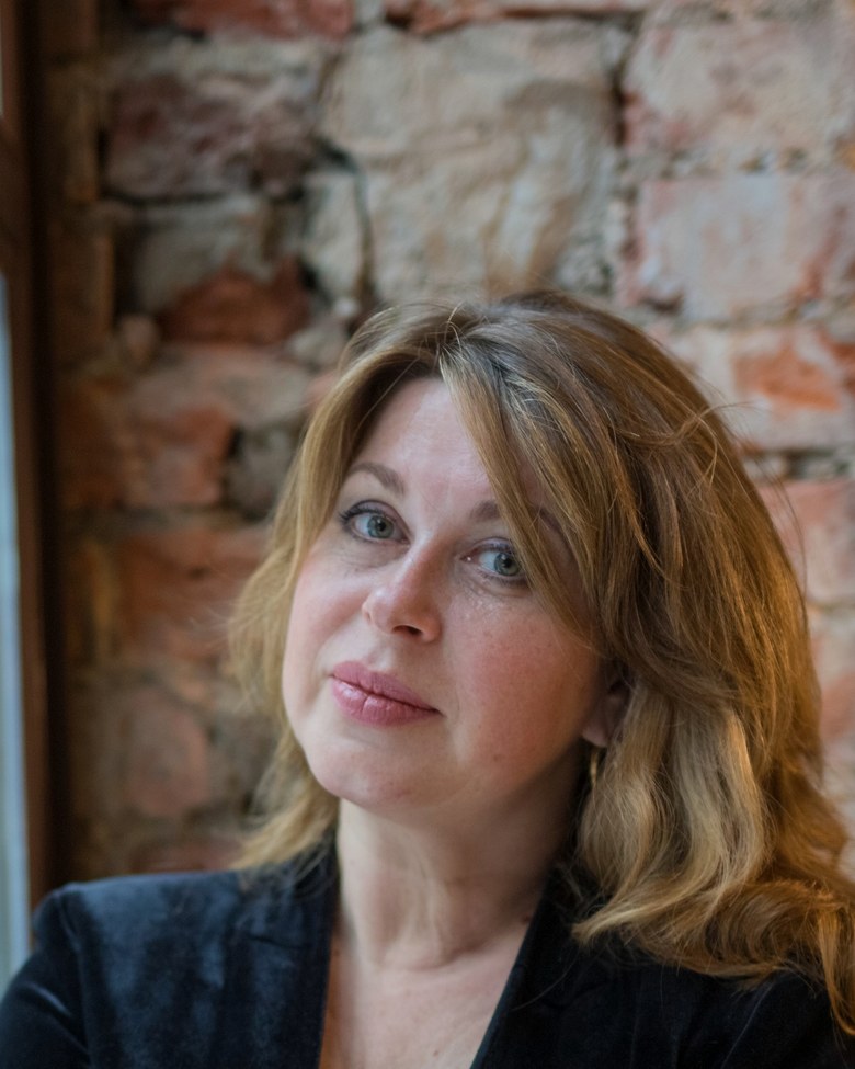Portrait of psychologist Oksana Gromova